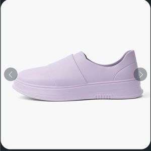 Gales healthcare shoes in lavender size 9
